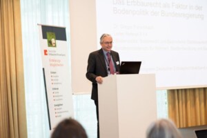 Dr. Gregor Forschbach